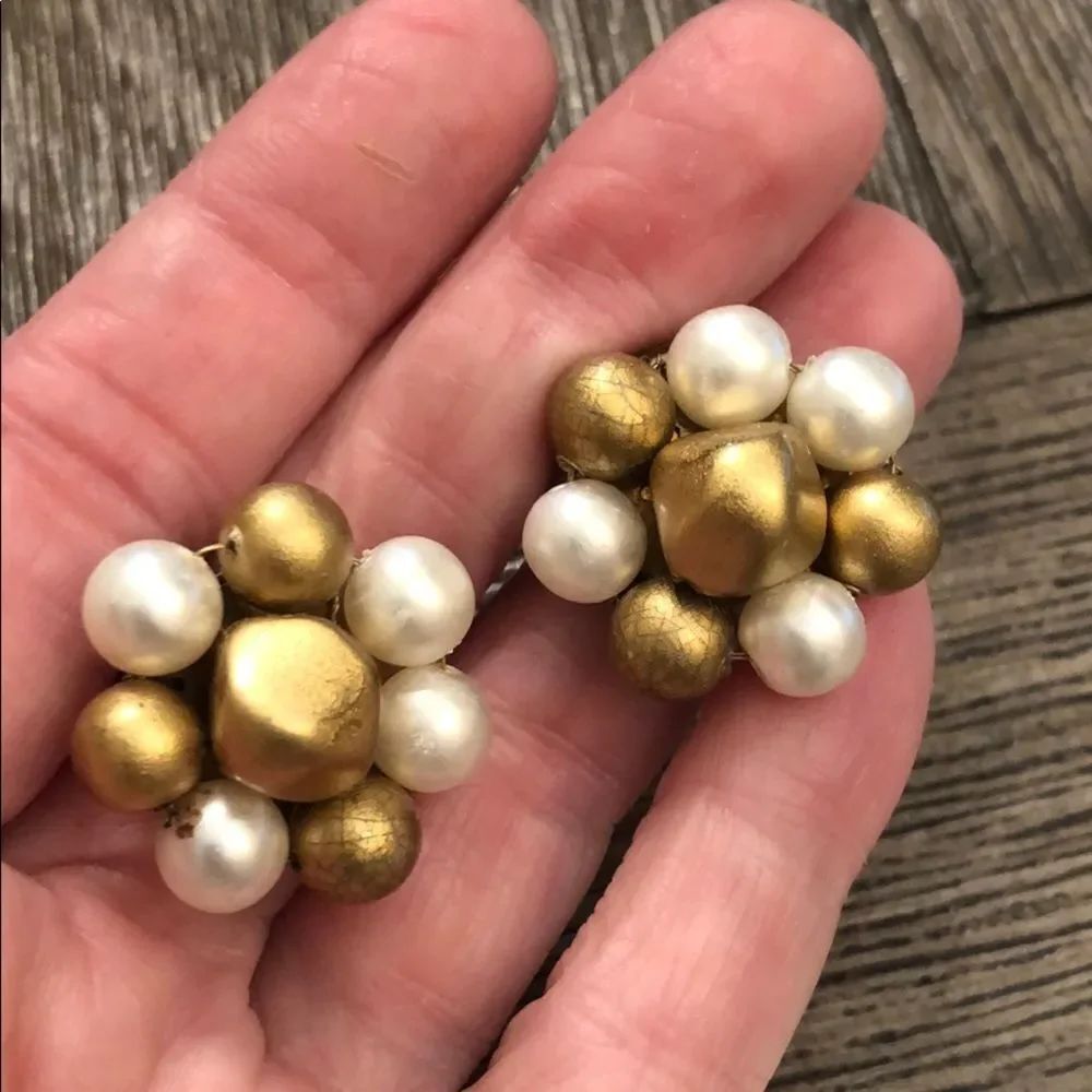 Vintage Pearl & Gold Bead Cluster Clip Earrings - Picture 8 of 12
